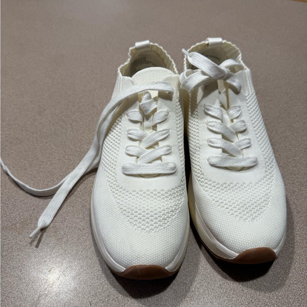 White Knit  slip on Lace-Up Sneakers size 6